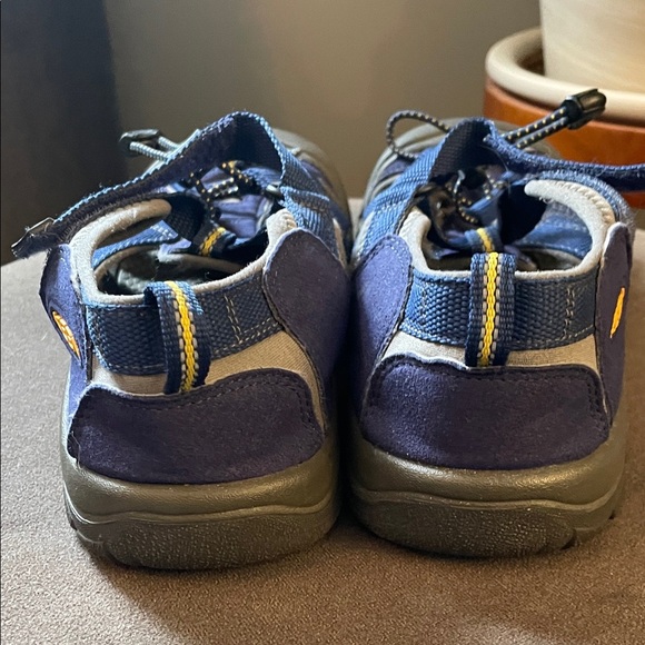 Keen Newport H2 Mens 7 Waterproof Sandals Hiking Outdoors - Picture 4 of 10